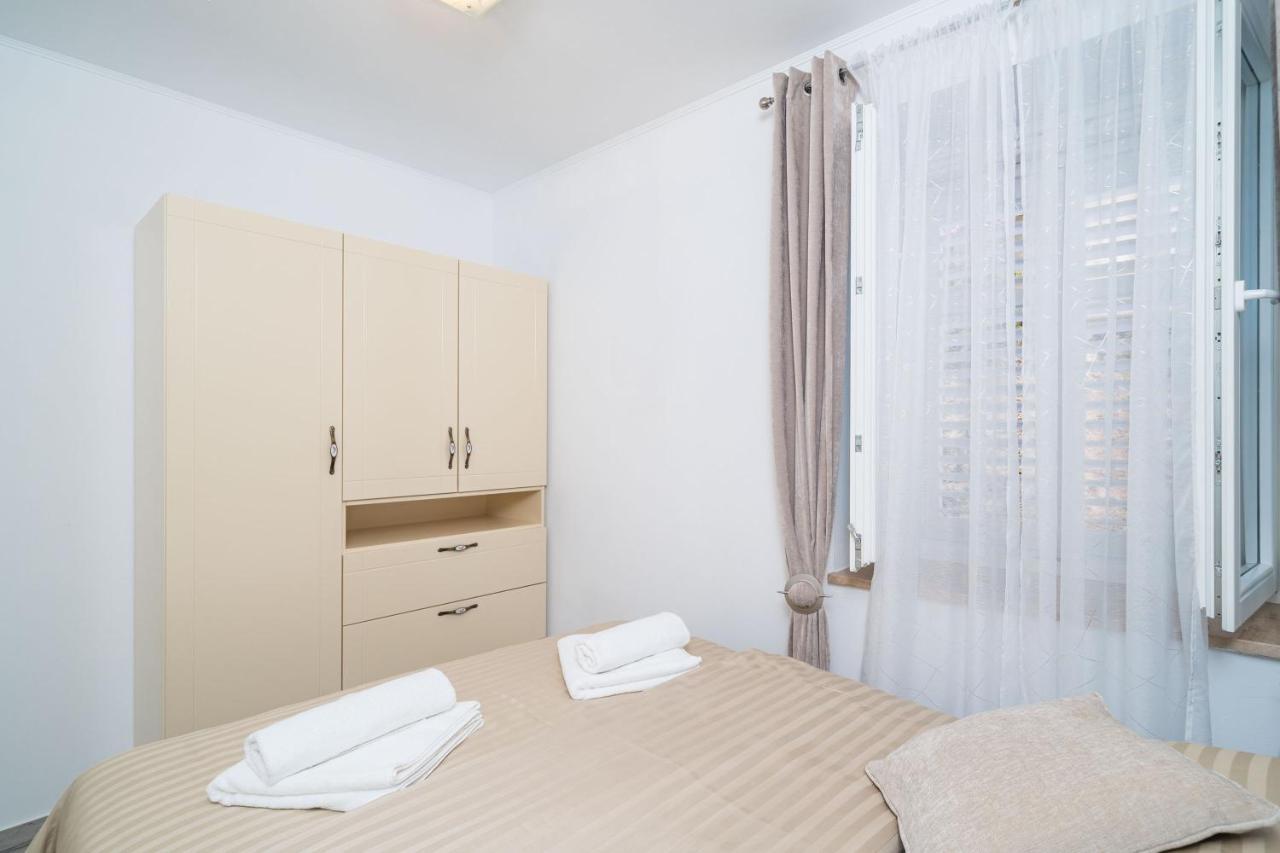 Rooms&Apartments Tomic Ston Exterior photo